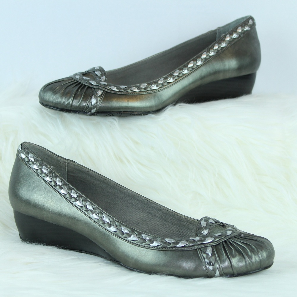 3/$25 Metallic Silver Round Toe Flats Size 9.5M